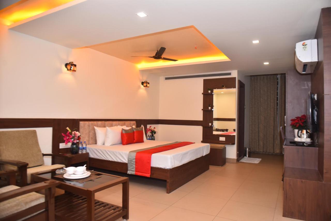 M R Residency Dharwad. Leilighet Eksteriør bilde